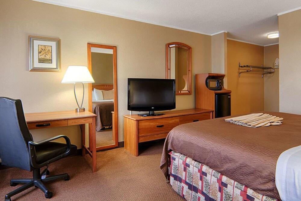 Norwood Inn & Suites Mankato North Mankato エクステリア 写真