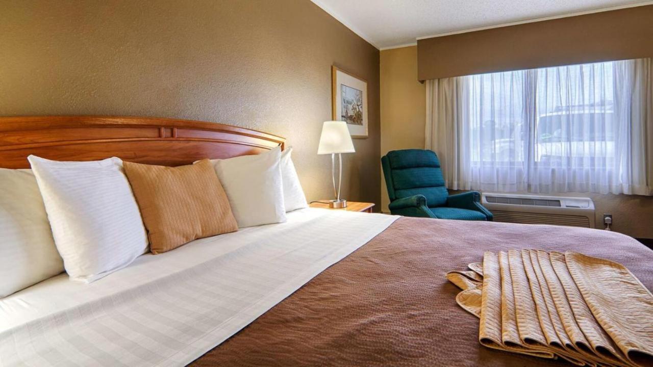 Norwood Inn & Suites Mankato North Mankato エクステリア 写真