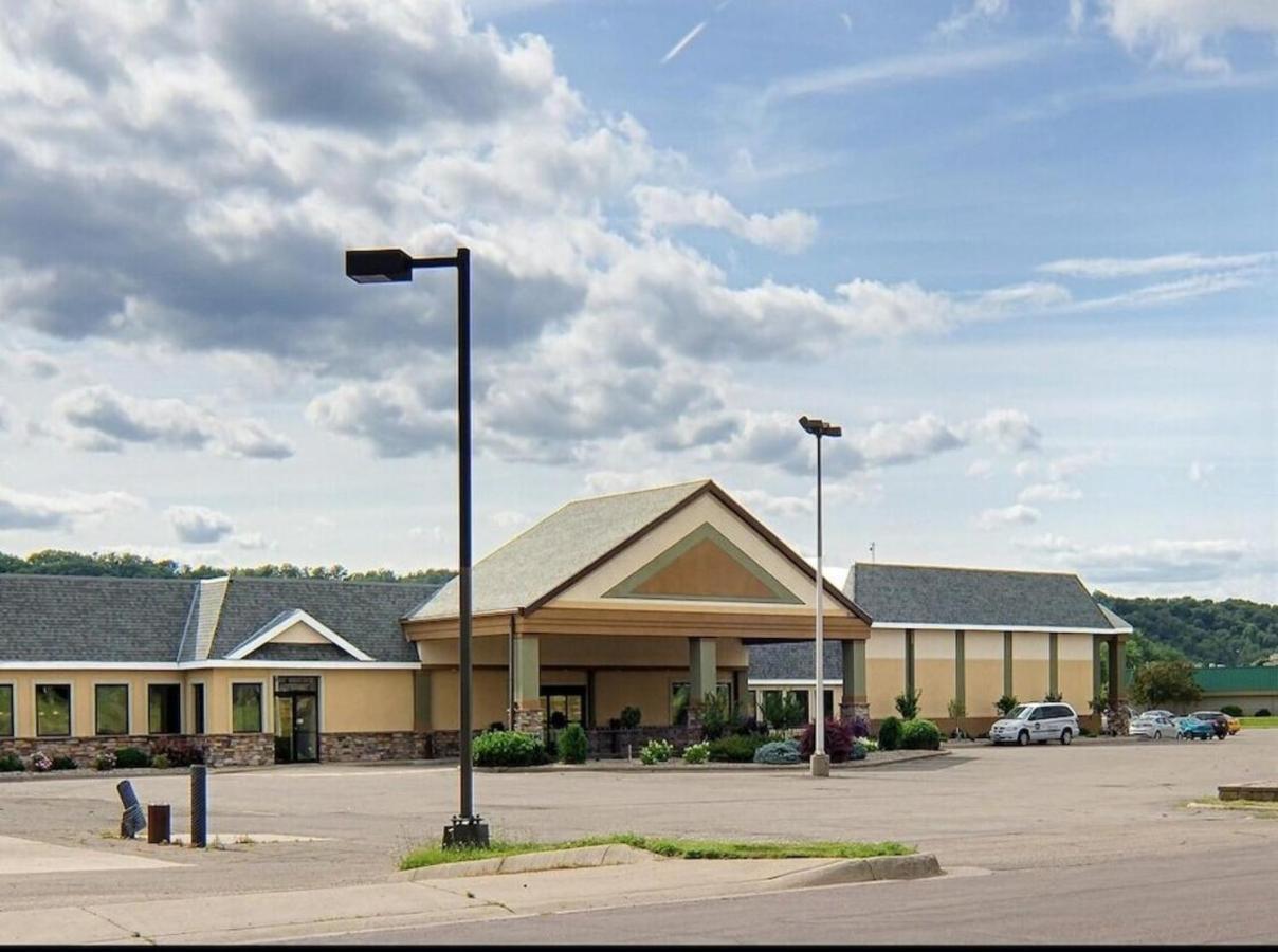 Norwood Inn & Suites Mankato North Mankato エクステリア 写真
